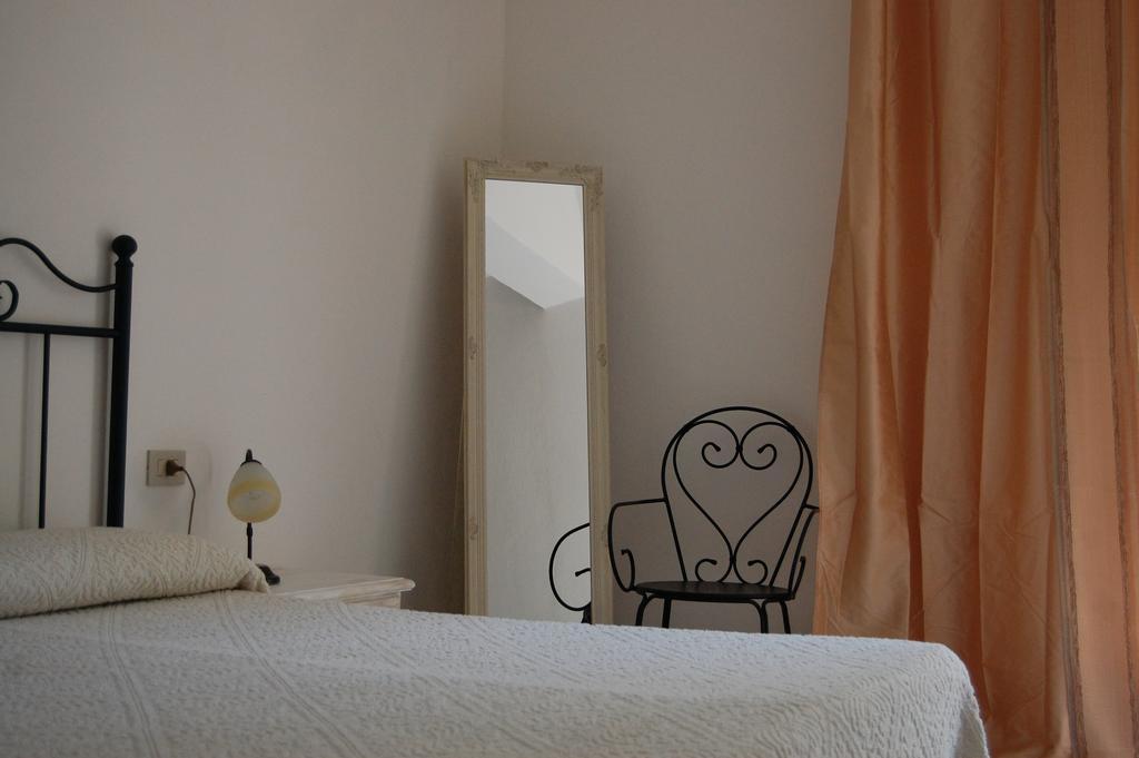 Andrea E Valentina Bed & Breakfast S'archittu Cuglieri Luaran gambar