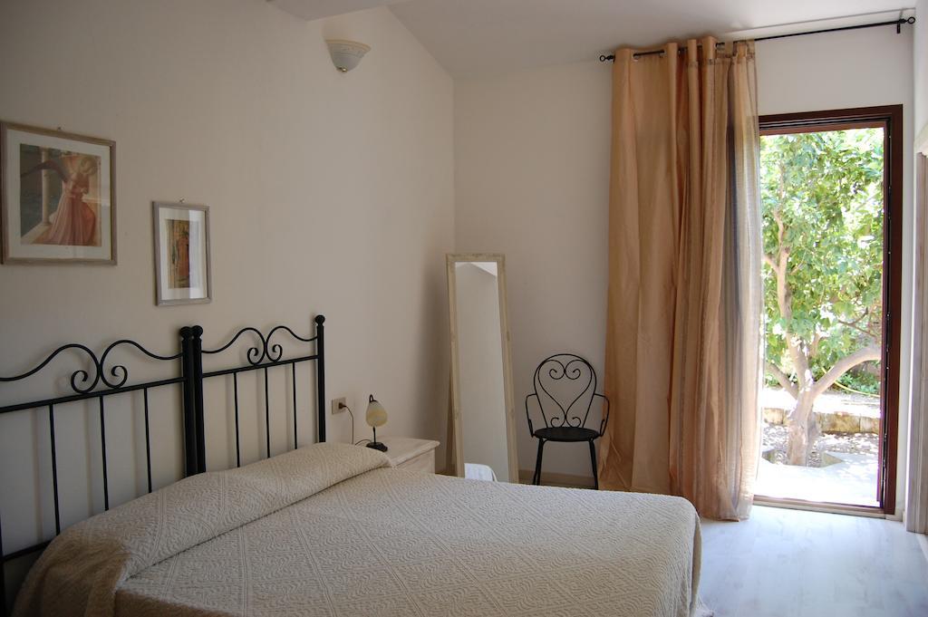 Andrea E Valentina Bed & Breakfast S'archittu Cuglieri Bilik gambar